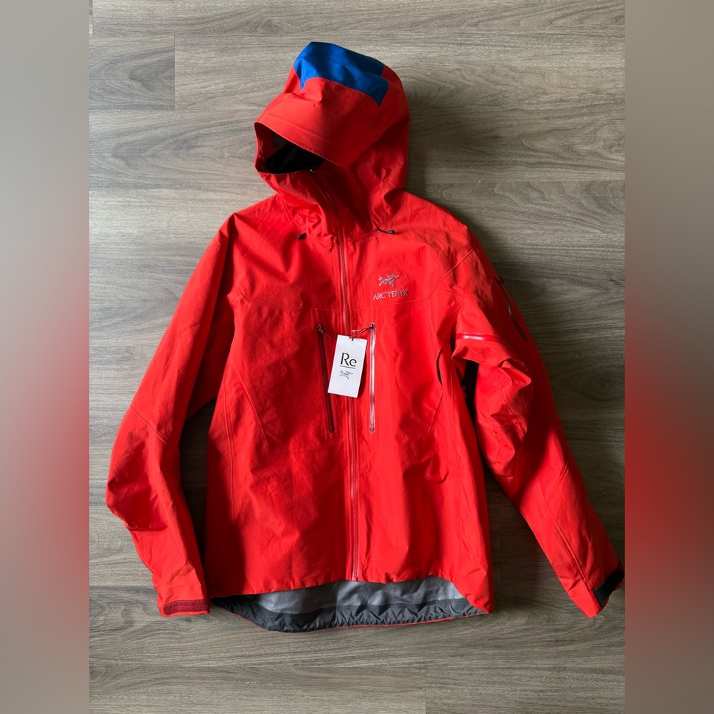 Arcteryx alpha sv rebird BNWTS